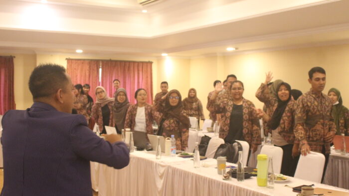 Trainer Sales Mamuju